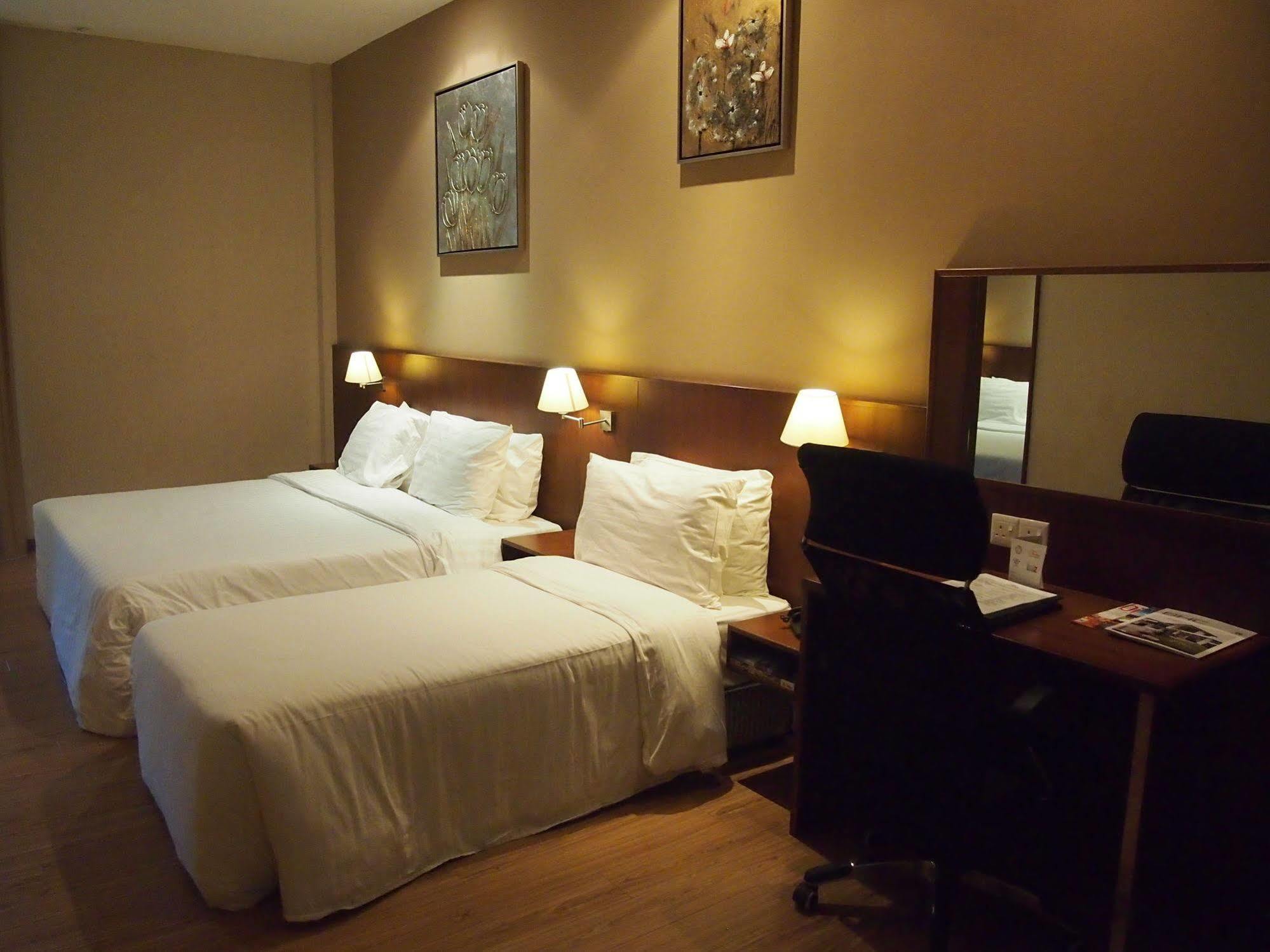 Swiss Hotel Apartment Kuala Belait Zewnętrze zdjęcie